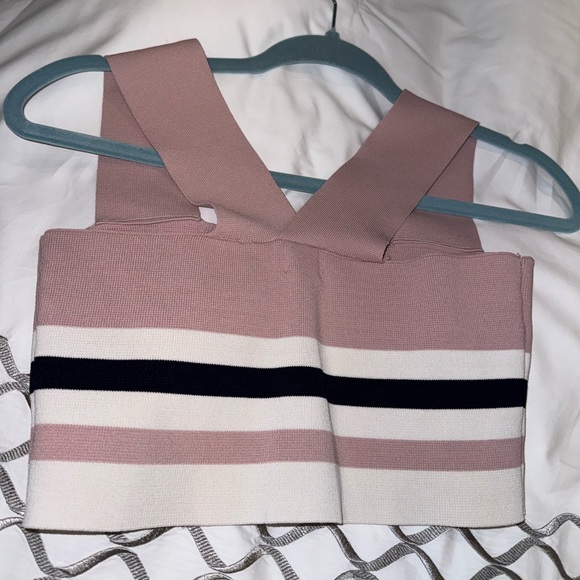 Crop top - Picture 2 of 3